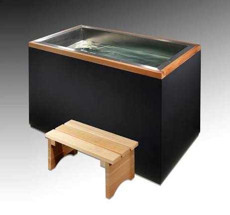 Dynamic Cold Therapy "CUBOID" 304 Nano-Coated Stainless Steel Cold Plunge Tub (XL) with a wooden step stool in front. 